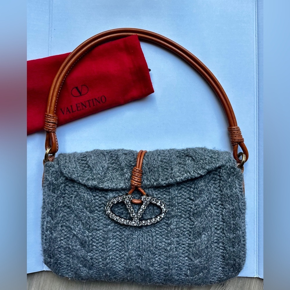 ππ SOLD ππCashmere Knit Bag V LOGO in Crystals sold on another platform - Picture 10 of 14